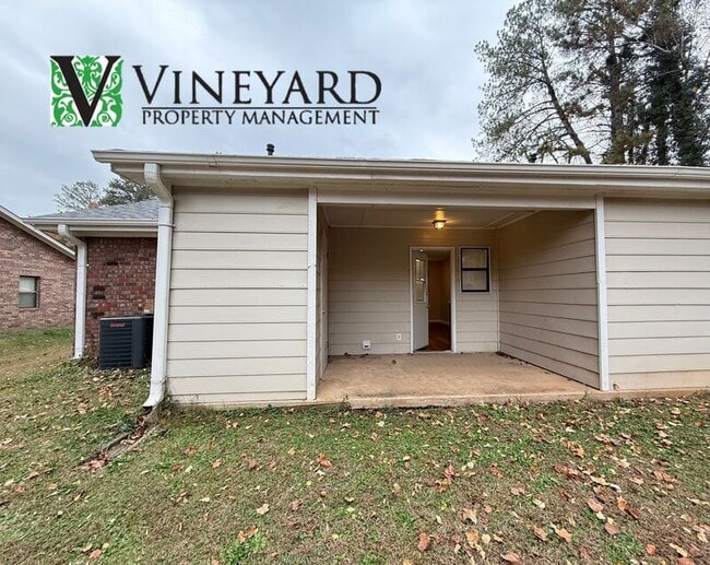 Building Photo - 164 Kimberly Way SW