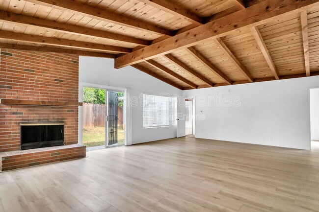 Building Photo - 4722 Mt La Palma Dr