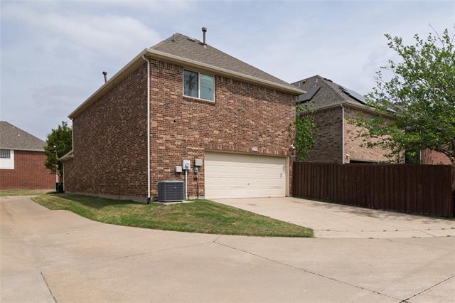 Building Photo - 2108 Harris Pl