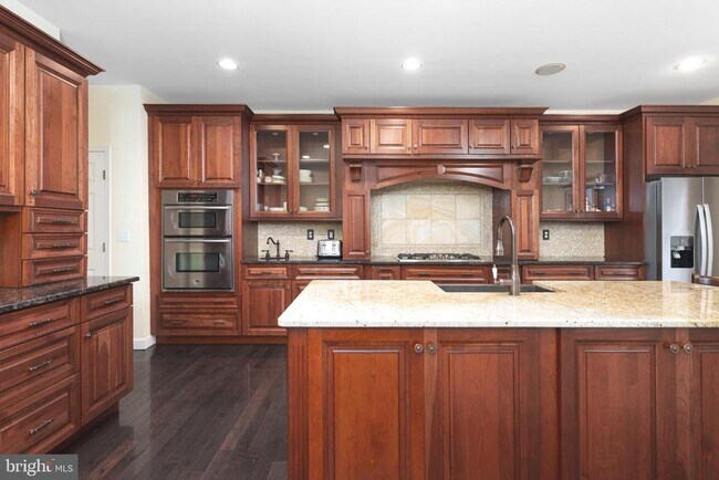Building Photo - 22 Stonewall Cir