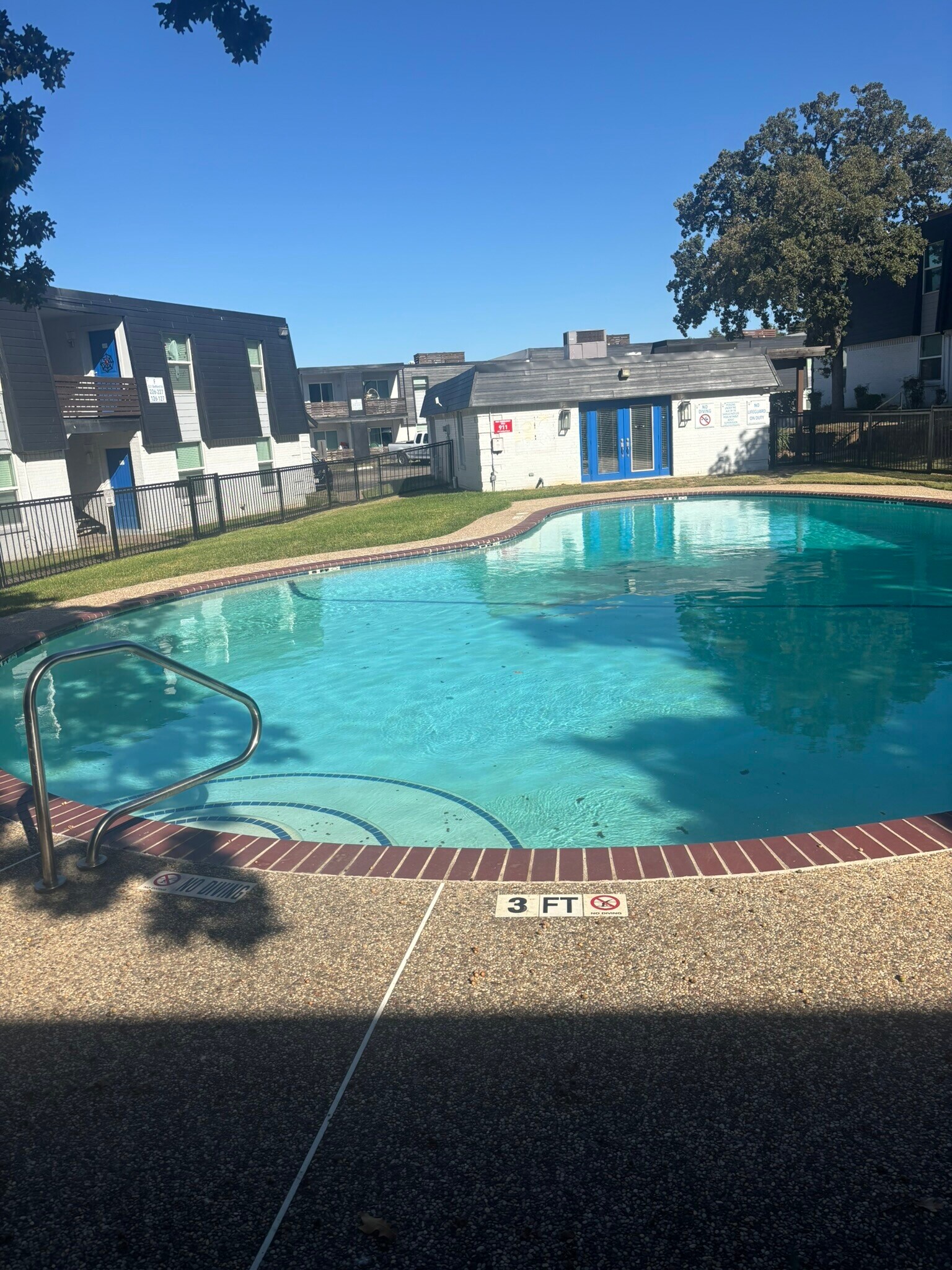 Building Photo - 531 Bedford Rd