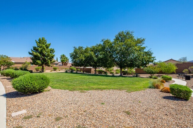 Building Photo - A MUST SEE 3BD/2.5BA SINGLE FAMILY HOME!