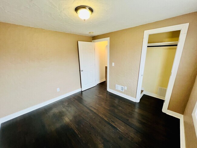 Building Photo - UNIVERSITY HILLS, CHARMING RANCH HOME, UPDATES THROUGHOUT, 3 BED, LARGE YARD, DECK AND PERGOLA .