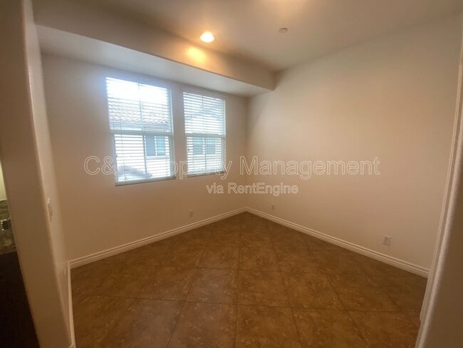 Building Photo - 6268 Cristal Ln