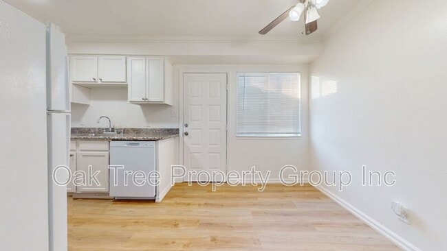 Building Photo - 418 6th St