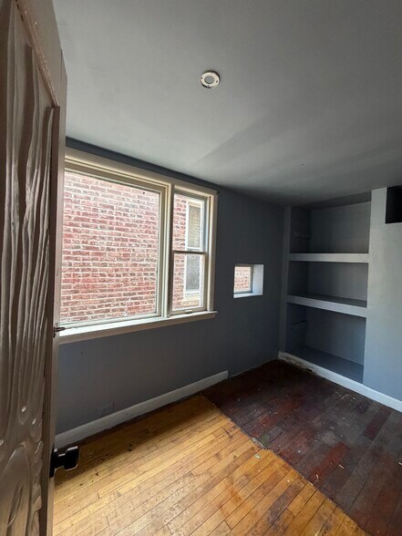 Building Photo - 2153 W 18th St