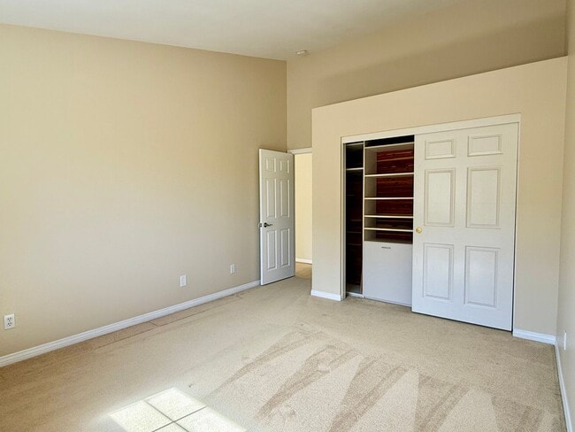 Building Photo - Kellogg School District Home with pool and tennis court access