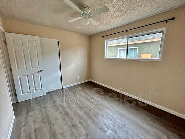 Building Photo - 164 Rounds St