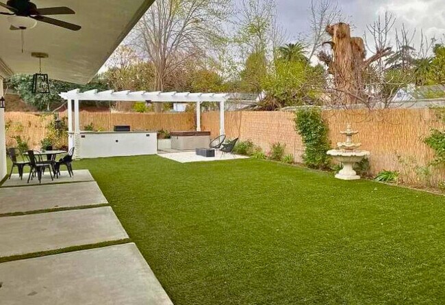 Building Photo - 5707 Melvin Ave