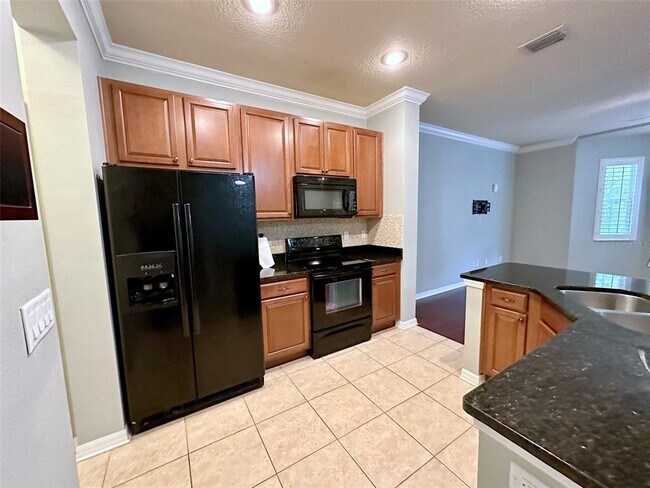 Building Photo - 7561 Tamarind Ave