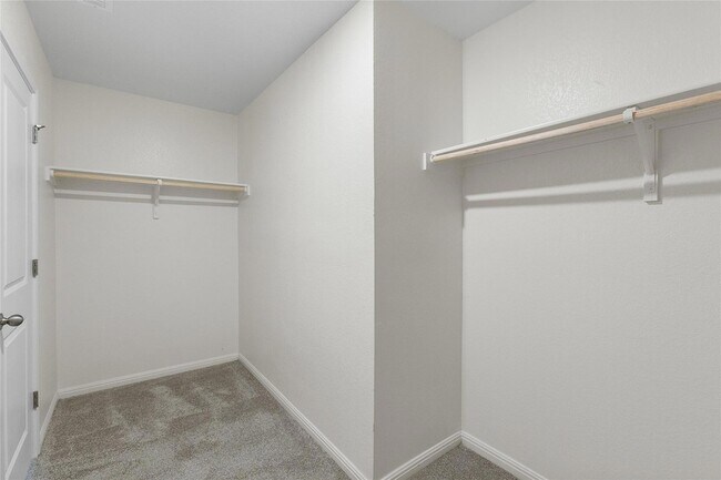 Building Photo - 195 Bracken Ln