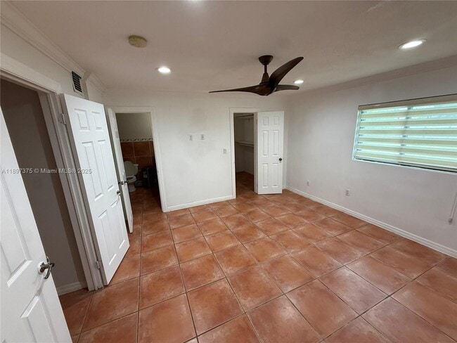 Building Photo - 10865 Gibson Dr