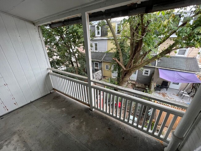 Building Photo - 3-Bedroom/1-Bathroom Home in Allentown