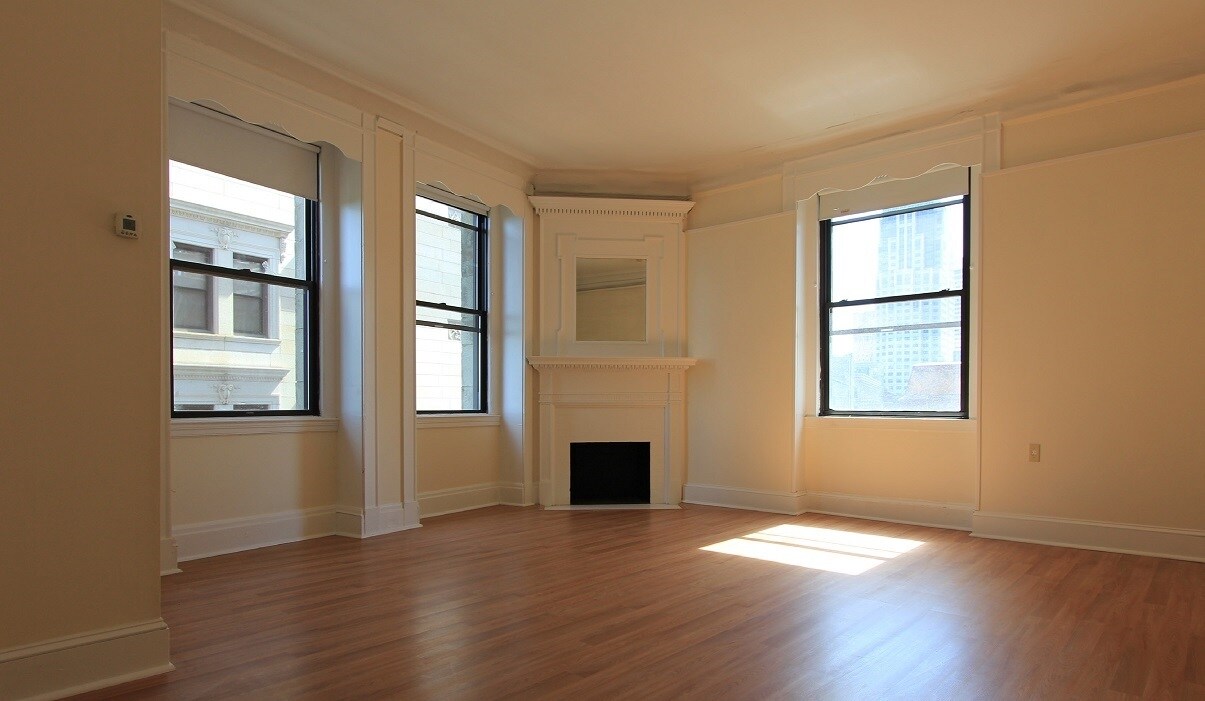 Building Photo - 66 Boylston St