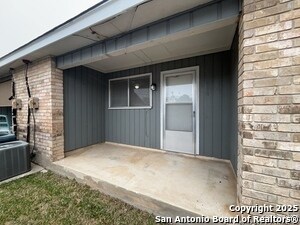 Building Photo - 311 E San Antonio Ave