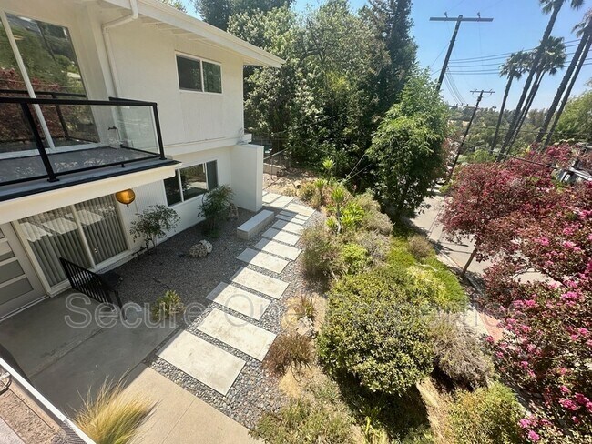 Building Photo - 4654 Galendo St
