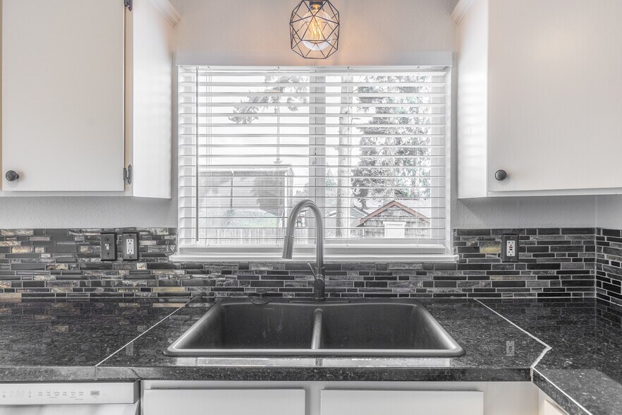 Vic I - 1144 SE 85th Ave