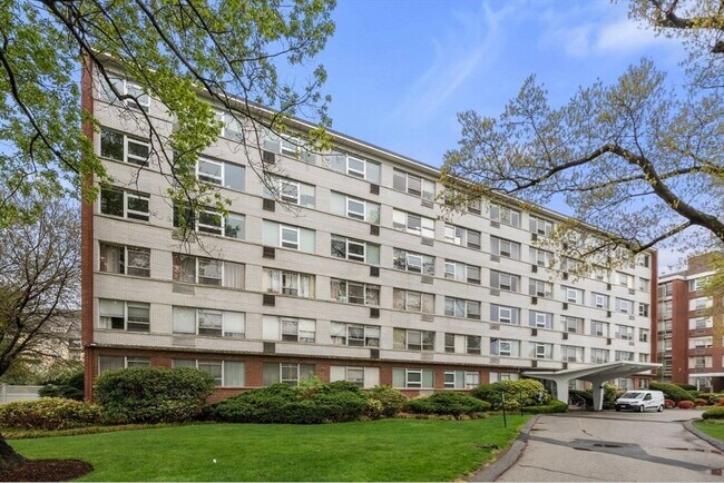 Building Photo - 10 Hammond Pond Pkwy