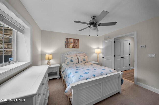 Building Photo - 302 Villa Dr