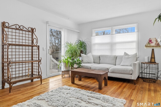 Building Photo - 12 Beach Park Rd