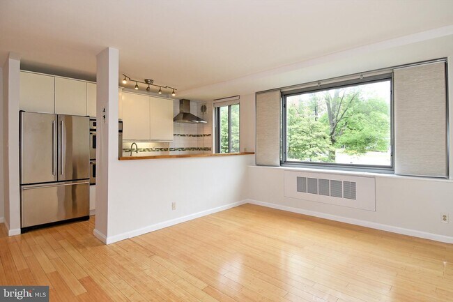 Building Photo - 4200 Cathedral Ave NW