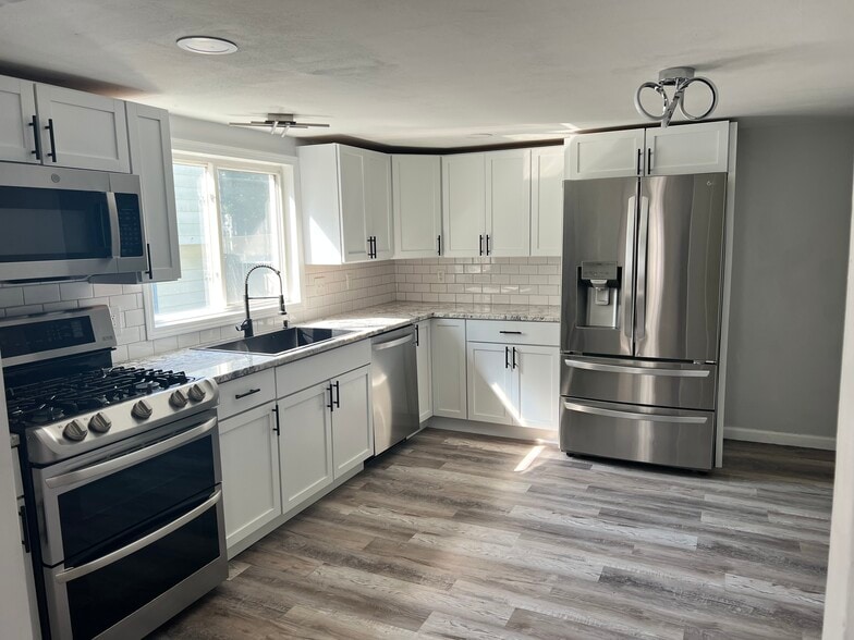 Building Photo - 4623 Grace Pl