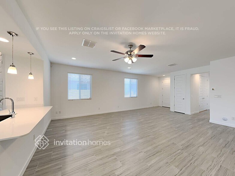 Building Photo - 16409 W Questa Dr