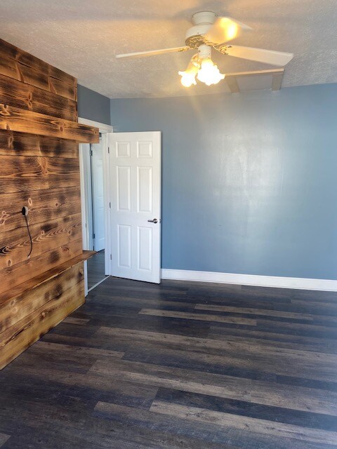 Building Photo - 6 E Ross St