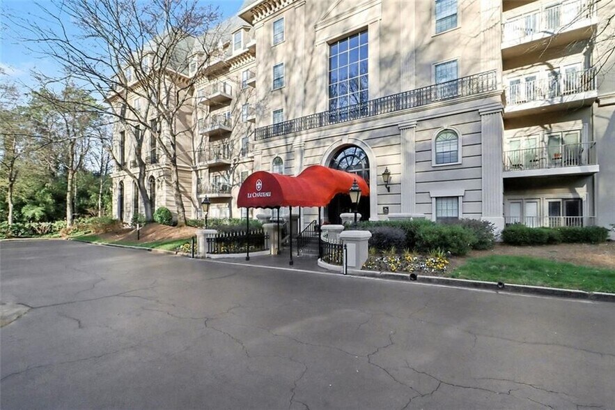 Building Photo - 2865 Lenox Rd NE