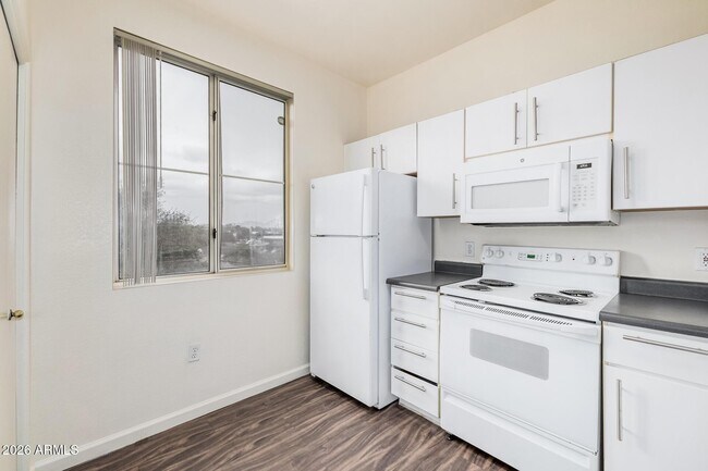 Building Photo - 3302 N 7th St