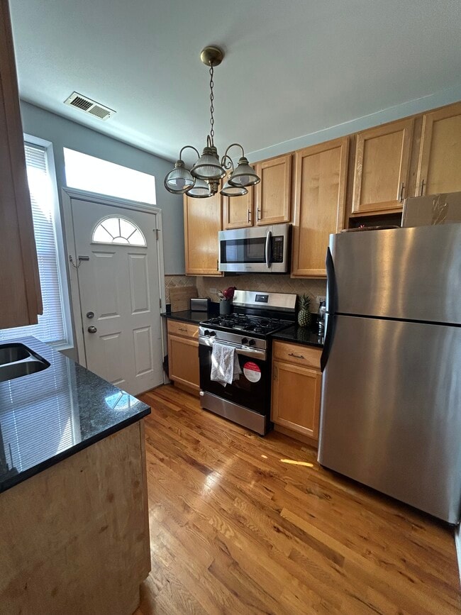 Building Photo - Rosemont