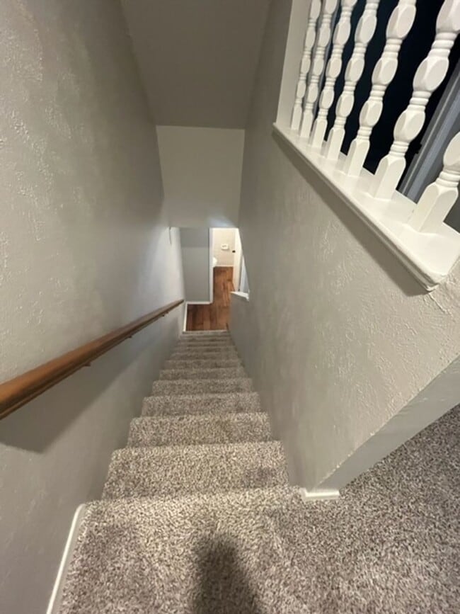 Building Photo - 110-116 Meadowview Drive