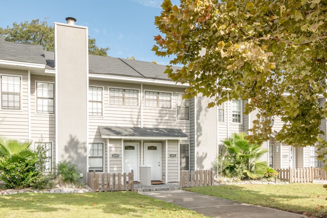 Building Photo - 5011 Jenkins Ave