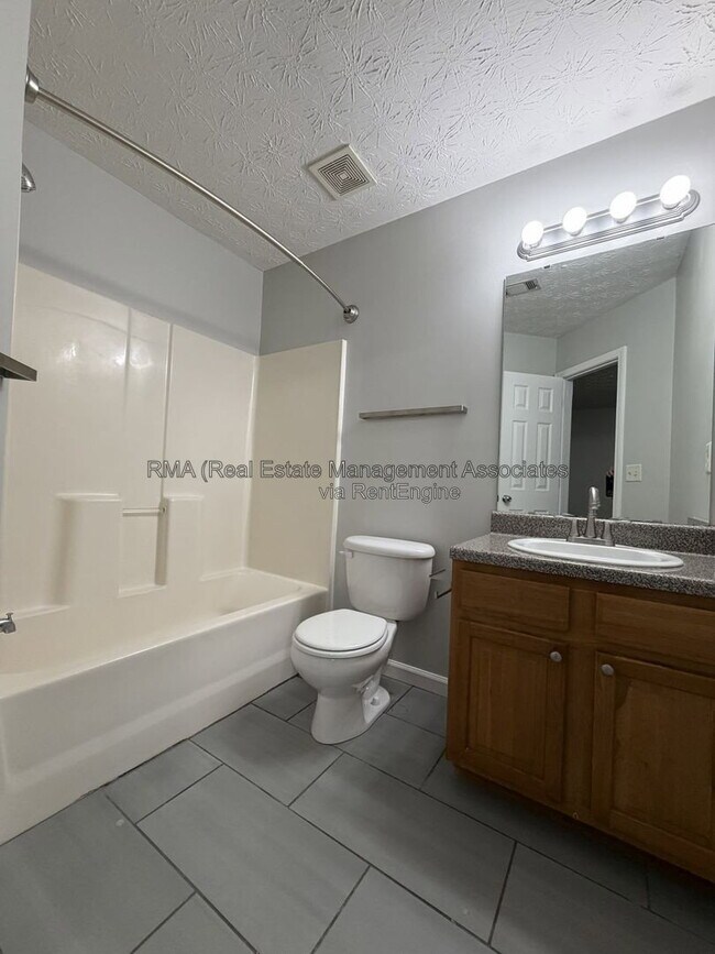 Building Photo - 1724 Carrington Dr