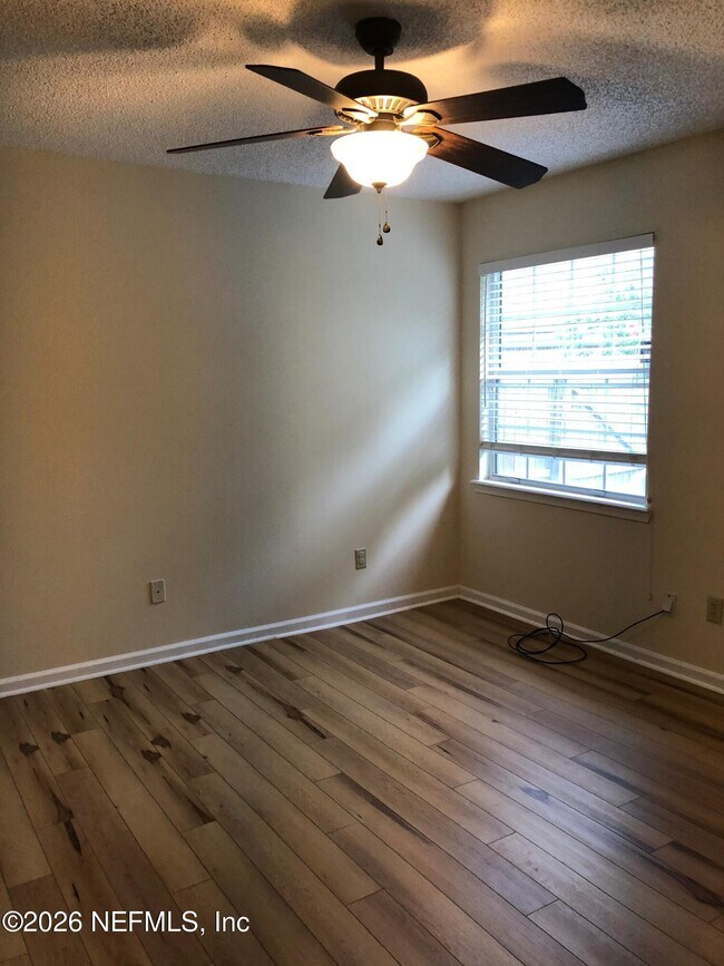 Building Photo - 12910 Forest Glen Ct S