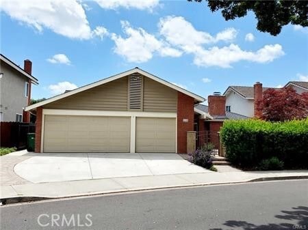 Primary Photo - 115 Monticello