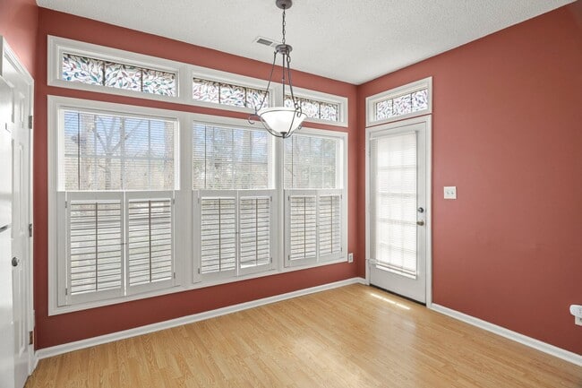 Building Photo - Great Wake Forest Location