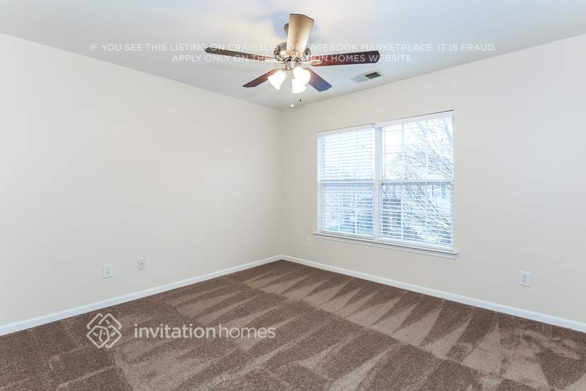 Building Photo - 310 Holton Dr