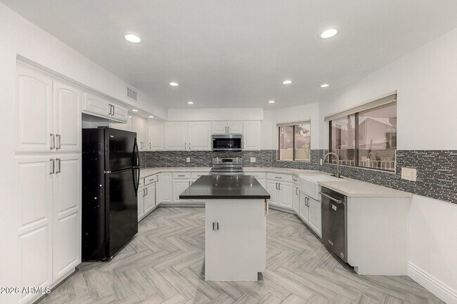 Building Photo - 16236 N 51st St