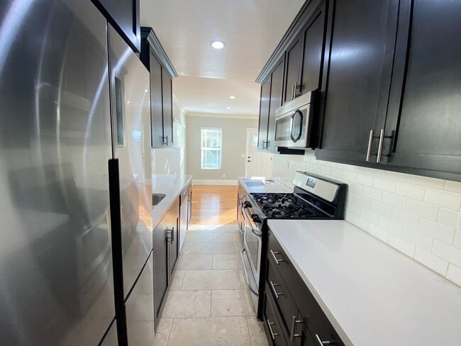 Building Photo - 1BD/1BA Cottage Home at B Street Bungalows – Modern Luxury Meets Mission Style Charm!