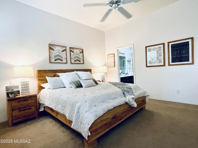Building Photo - 12683 N Sleeping Coyote Dr