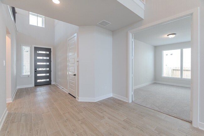 Building Photo - 119 Mockingbird Trails Dr