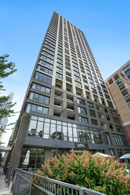 Building Photo - 159 W Superior St