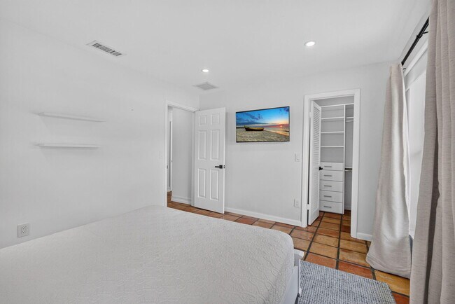 Building Photo - 11760 Inverness Cir