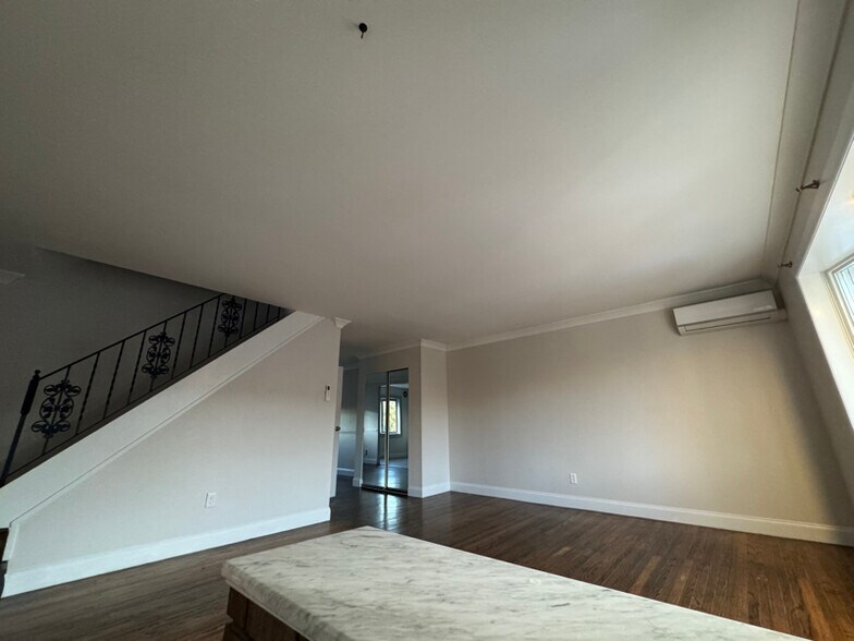 Building Photo - 12425 Dunks Ferry Rd