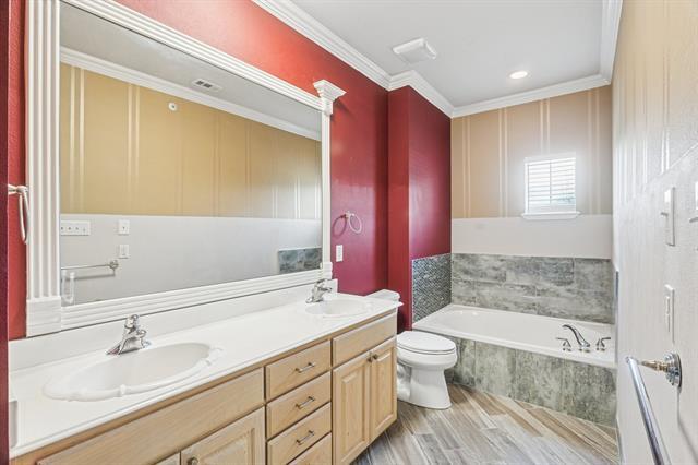 Building Photo - 2504 Champagne Dr