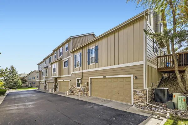 Building Photo - 6220 Salvia St