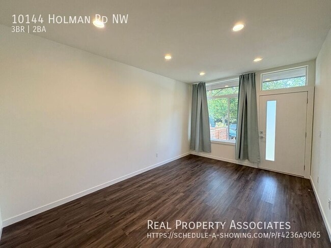 Building Photo - 10144 Holman Rd NW