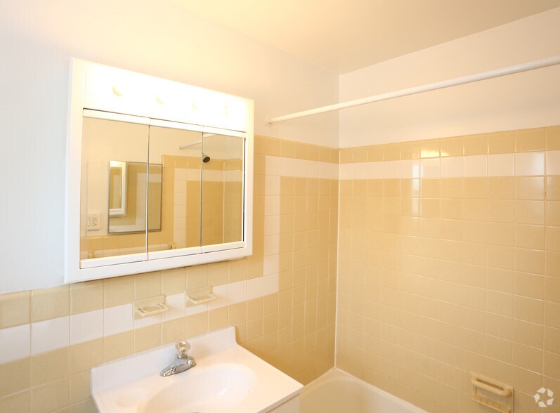 Marina Park Apartments 457 S Park Dr Collingswood NJ 08108 Apartment Finder