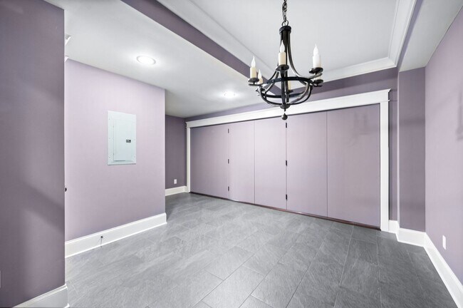 Building Photo - 1735 Hillmont Dr